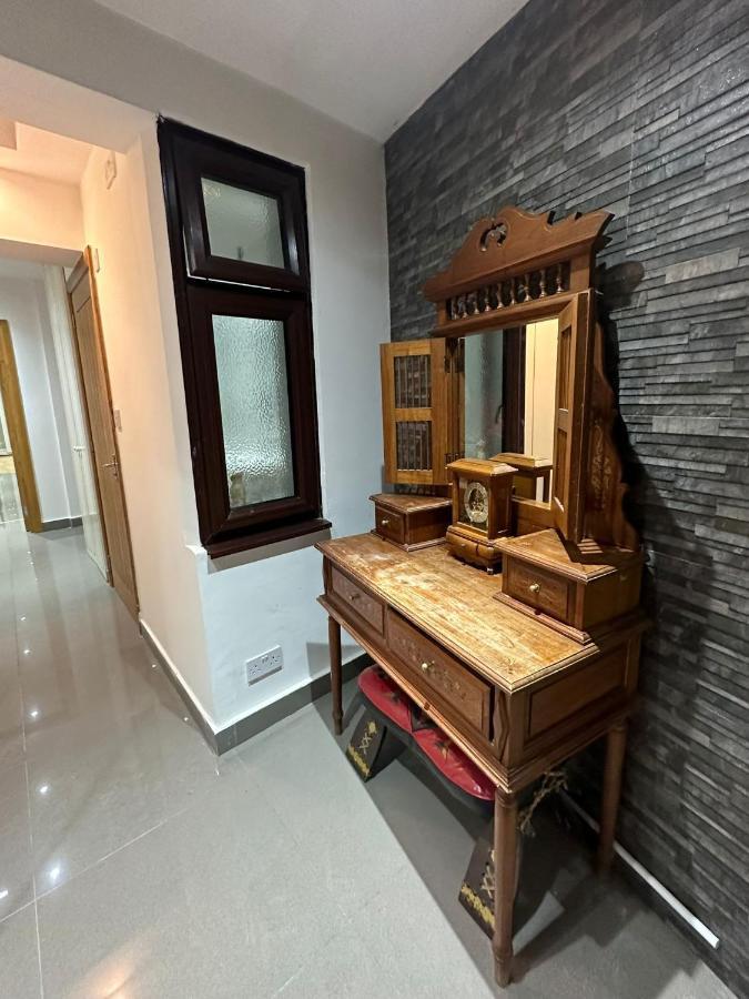 London Charm - Stylish Room In Spacious Home Bagian luar foto