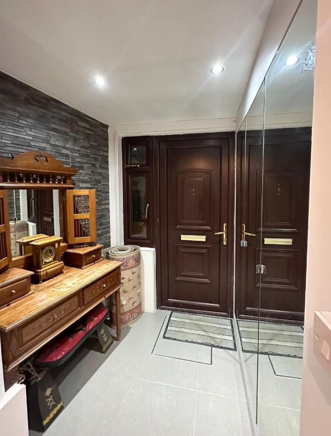 London Charm - Stylish Room In Spacious Home Bagian luar foto